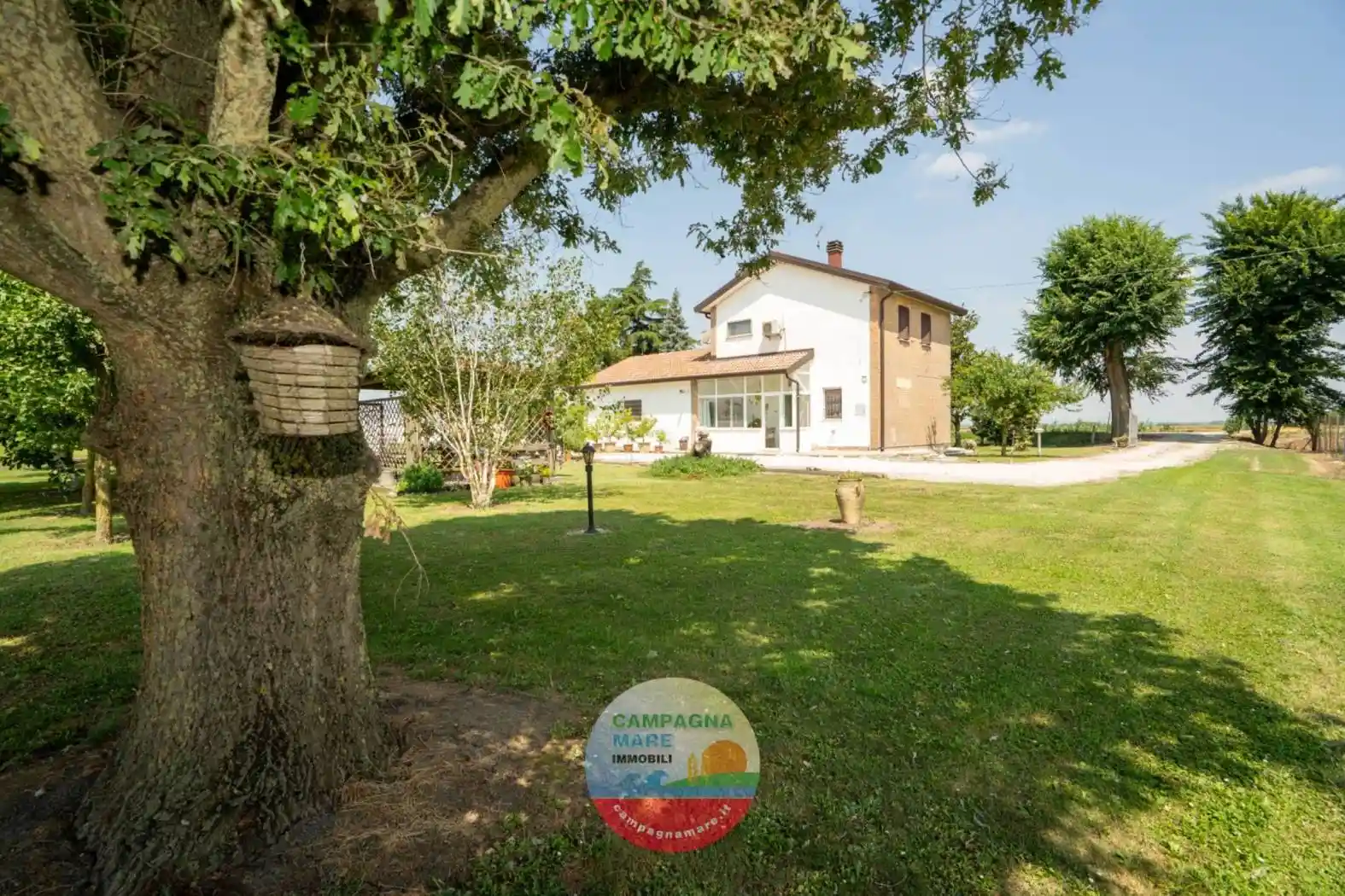 Villa in vendita a Jolanda di Savoia