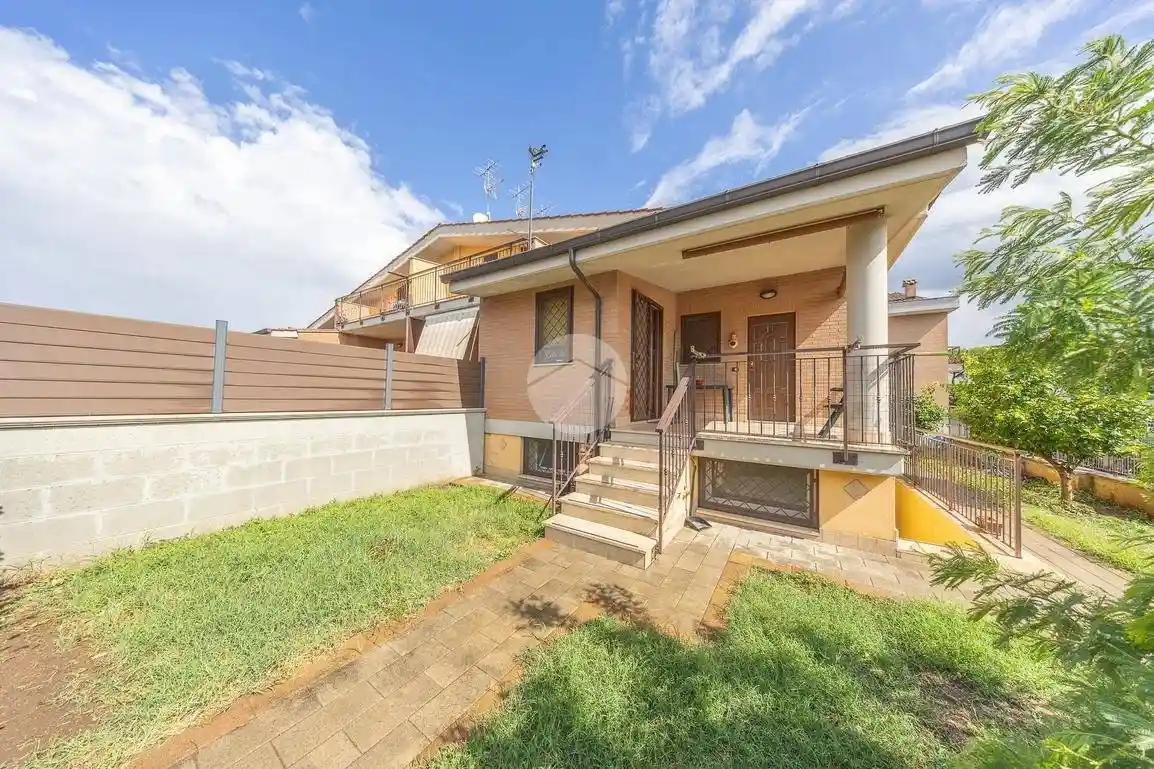 Villetta a schiera in vendita a Roma