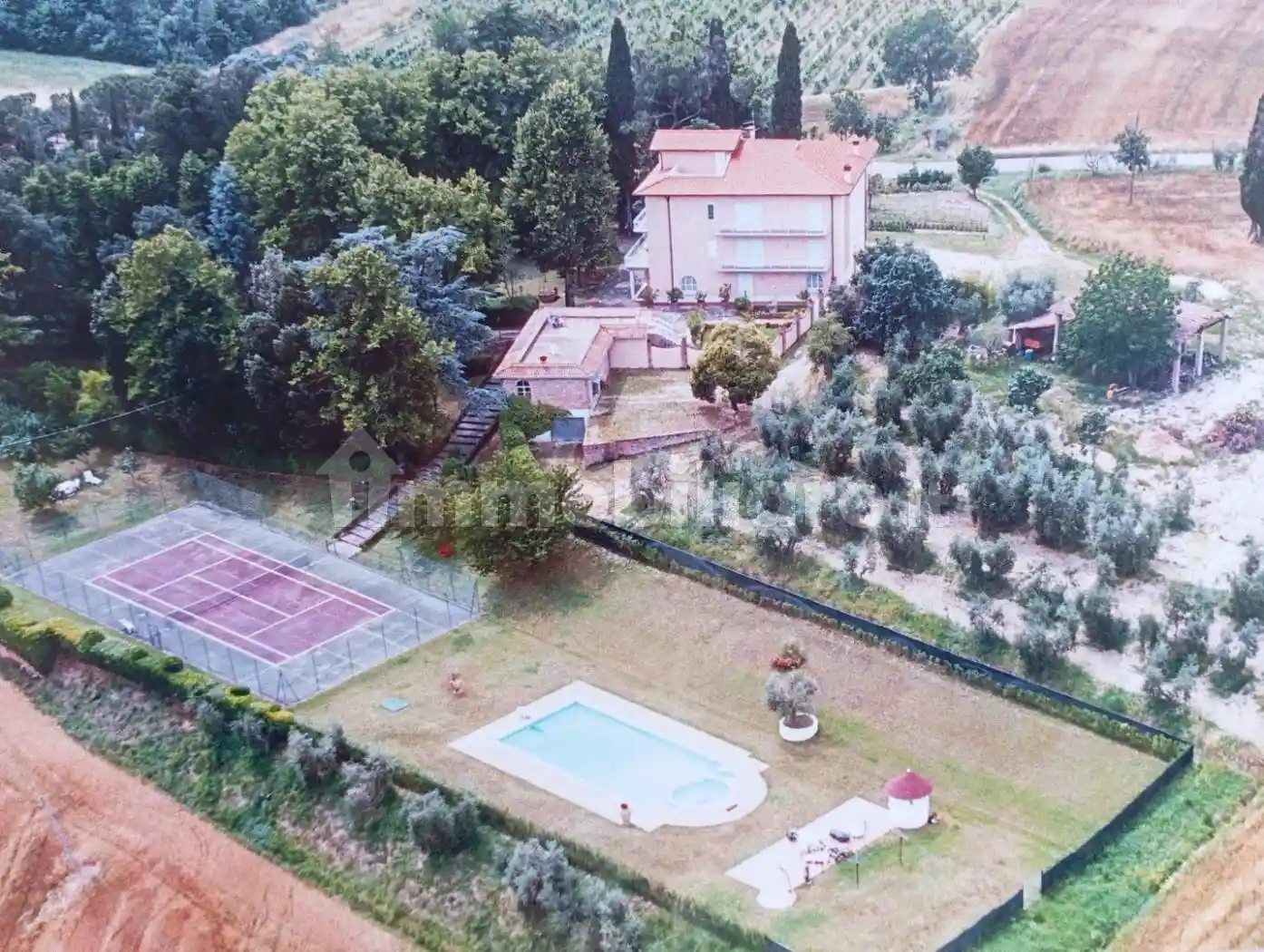 Casa indipendente in vendita a Lucignano