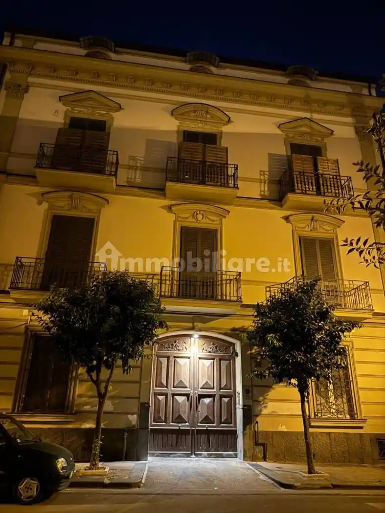 Palazzo - Edificio in vendita a Afragola