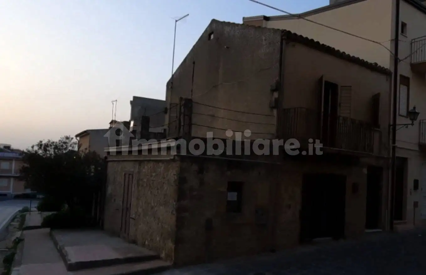 Trilocale via Giuseppe Garibaldi 192, Aidone - foto 2