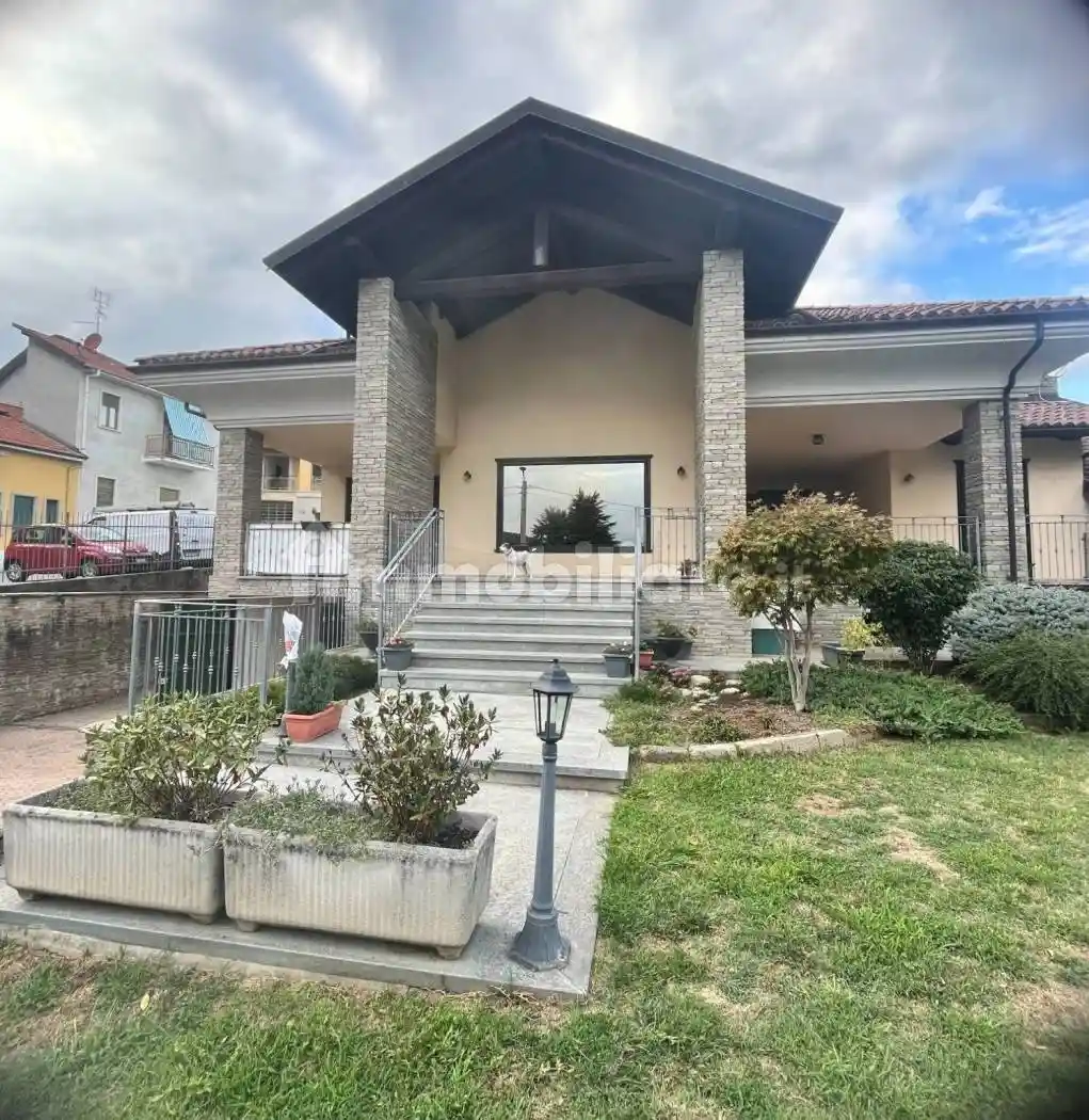 Villa unifamiliare corso Vittorio Veneto, Centro, Cumiana - foto 2