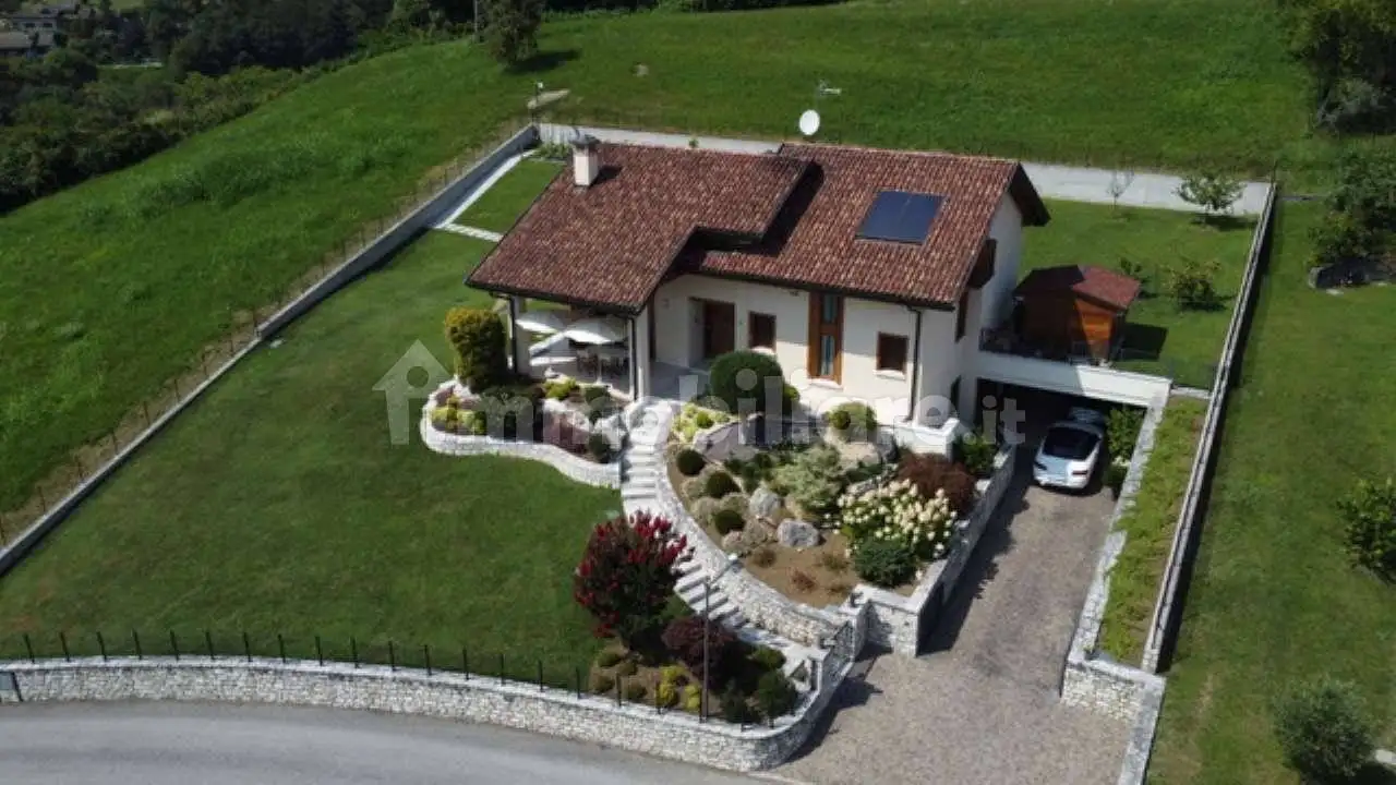 Casa indipendente in vendita a Pedavena