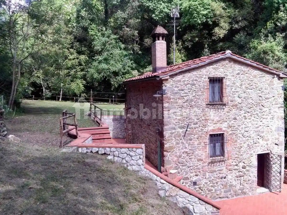 Rustico - Casale in vendita a Lamporecchio