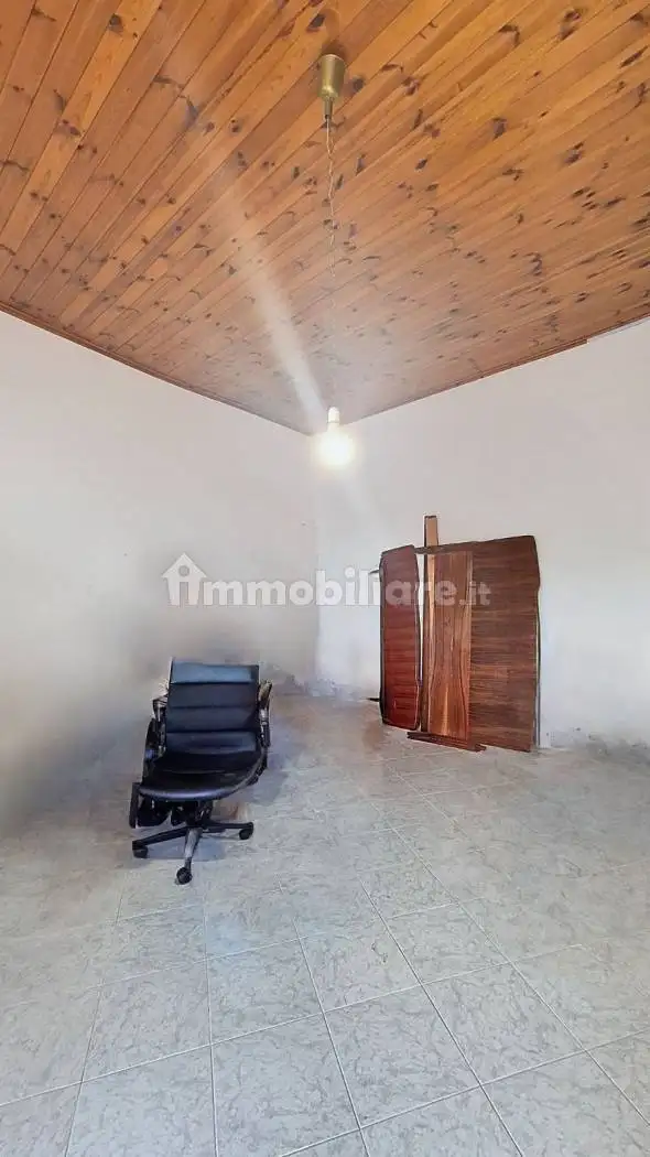 Open space via Montello, Centro, Caronia - foto 5