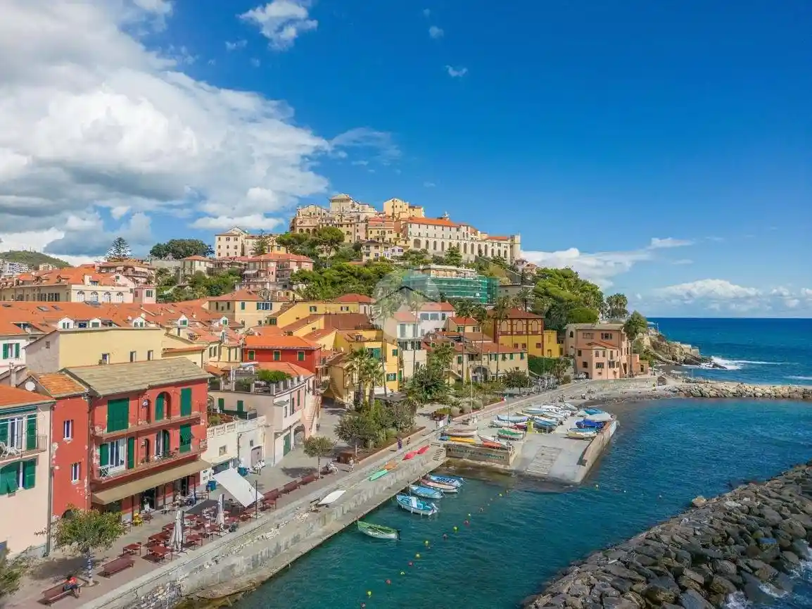 Appartamento in vendita a Imperia