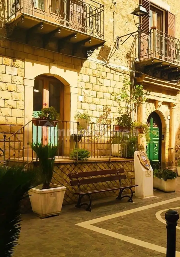 Appartamento in vendita a Caronia