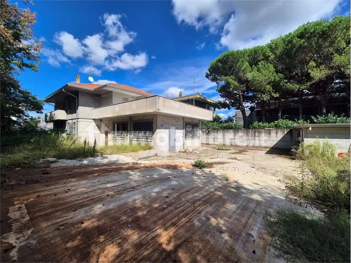 Casa indipendente in vendita a Cardano al Campo