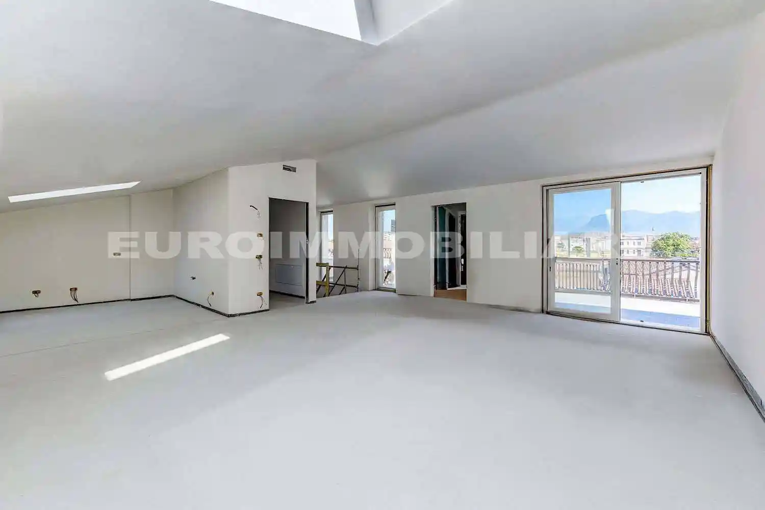 Quadrilocale via Fratelli Bronzetti 14, Loggia - Garibaldi, Brescia - foto 5