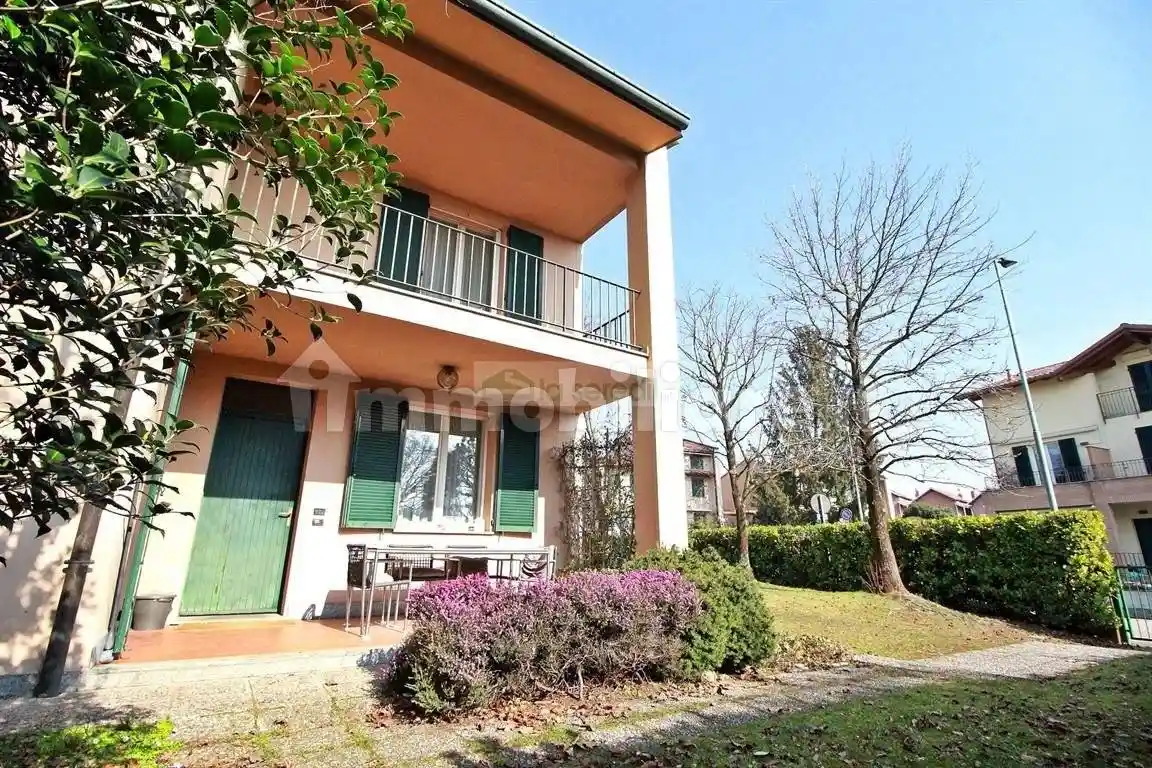 Villa in vendita a Casatenovo