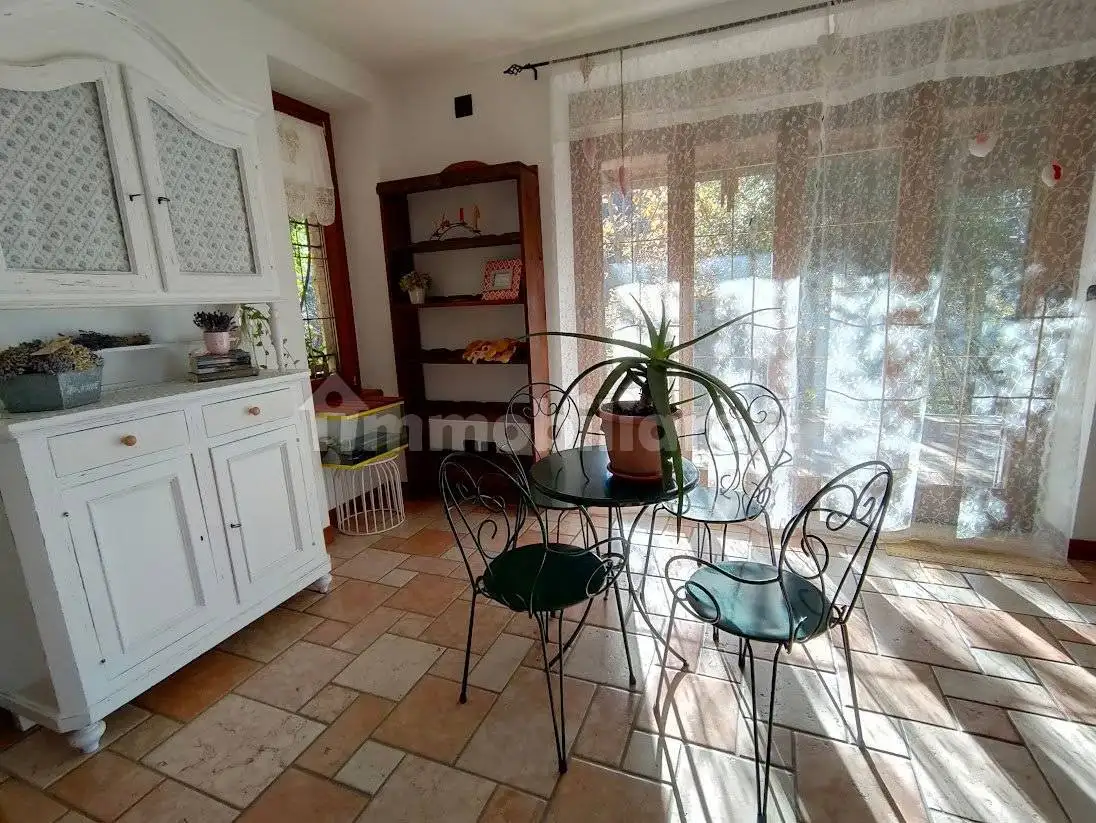 Villa in vendita a Zandobbio