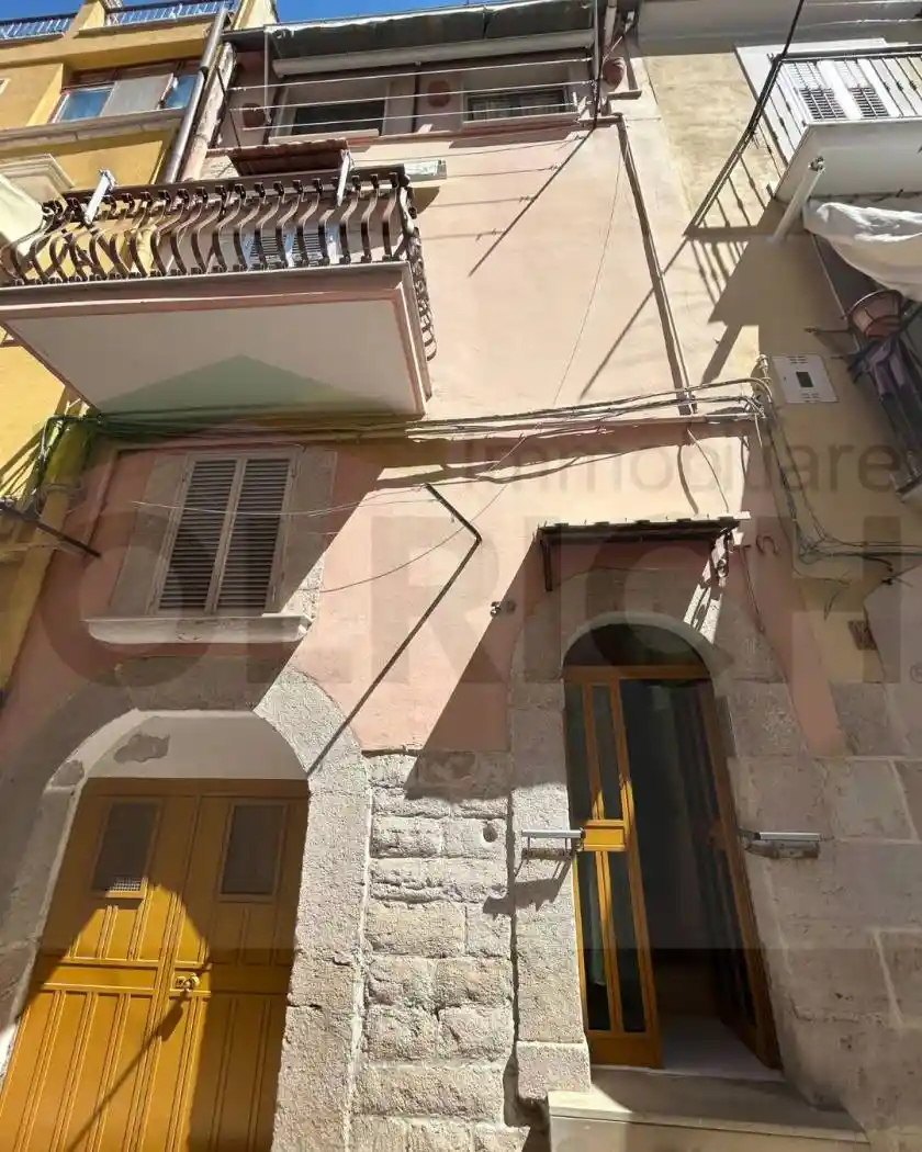 Palazzo - Edificio in vendita a Barletta