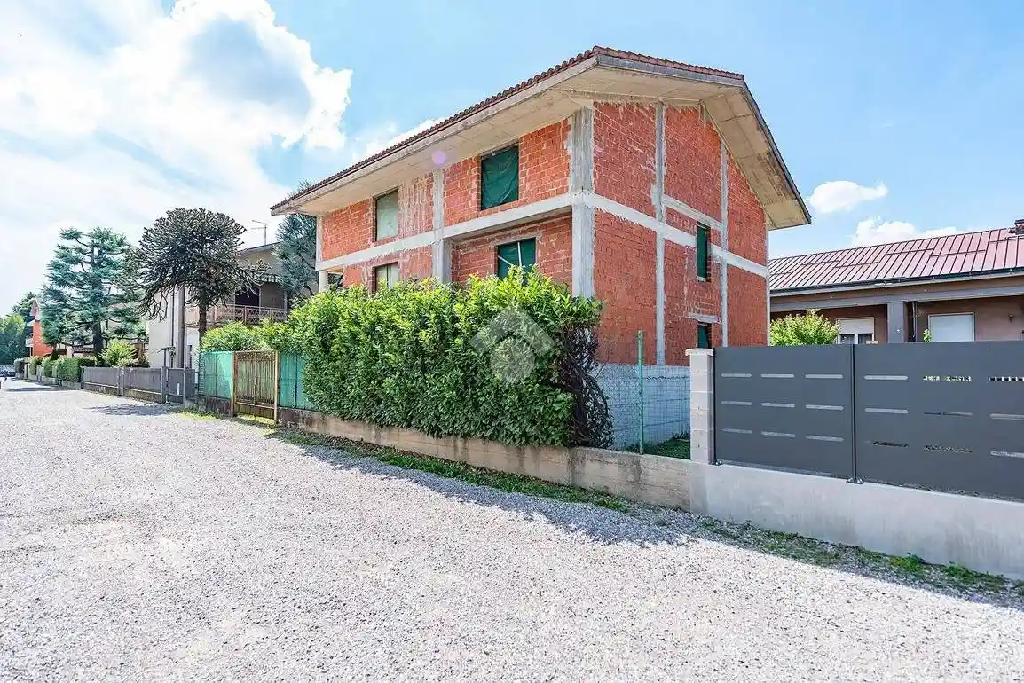 Villa in vendita a Lainate