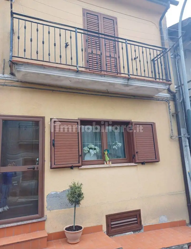 Casa indipendente in vendita a Fabrizia