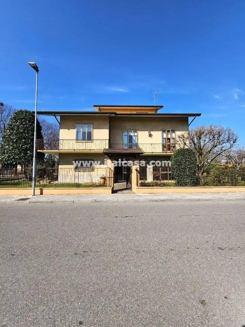 Villa in vendita a Borgo Virgilio