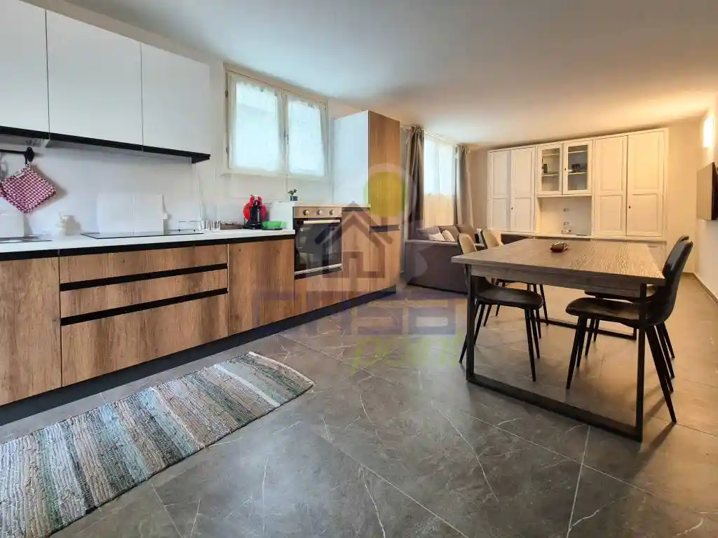 Trilocale ottimo stato, piano terra, Centro Storico, Desenzano del Garda - foto 2