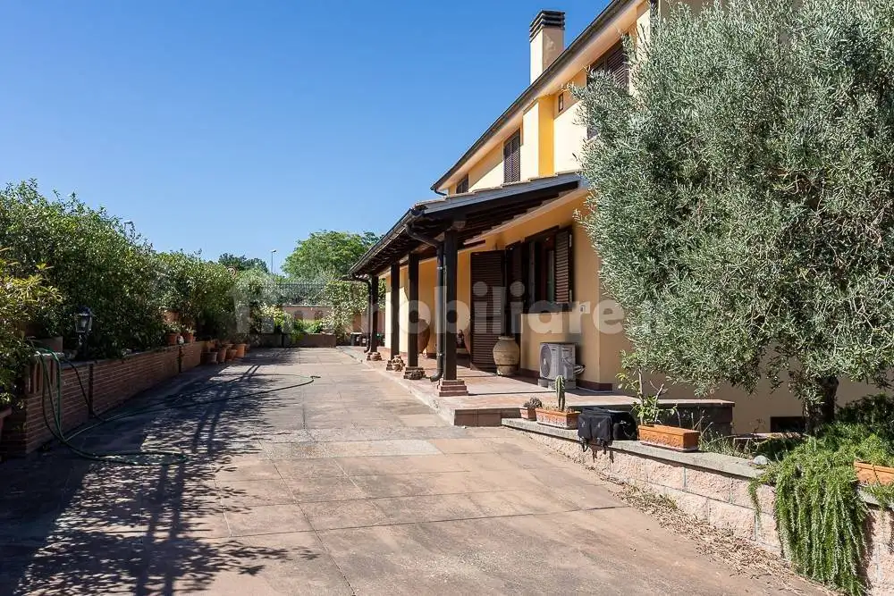 Villa in vendita a Magliano Romano