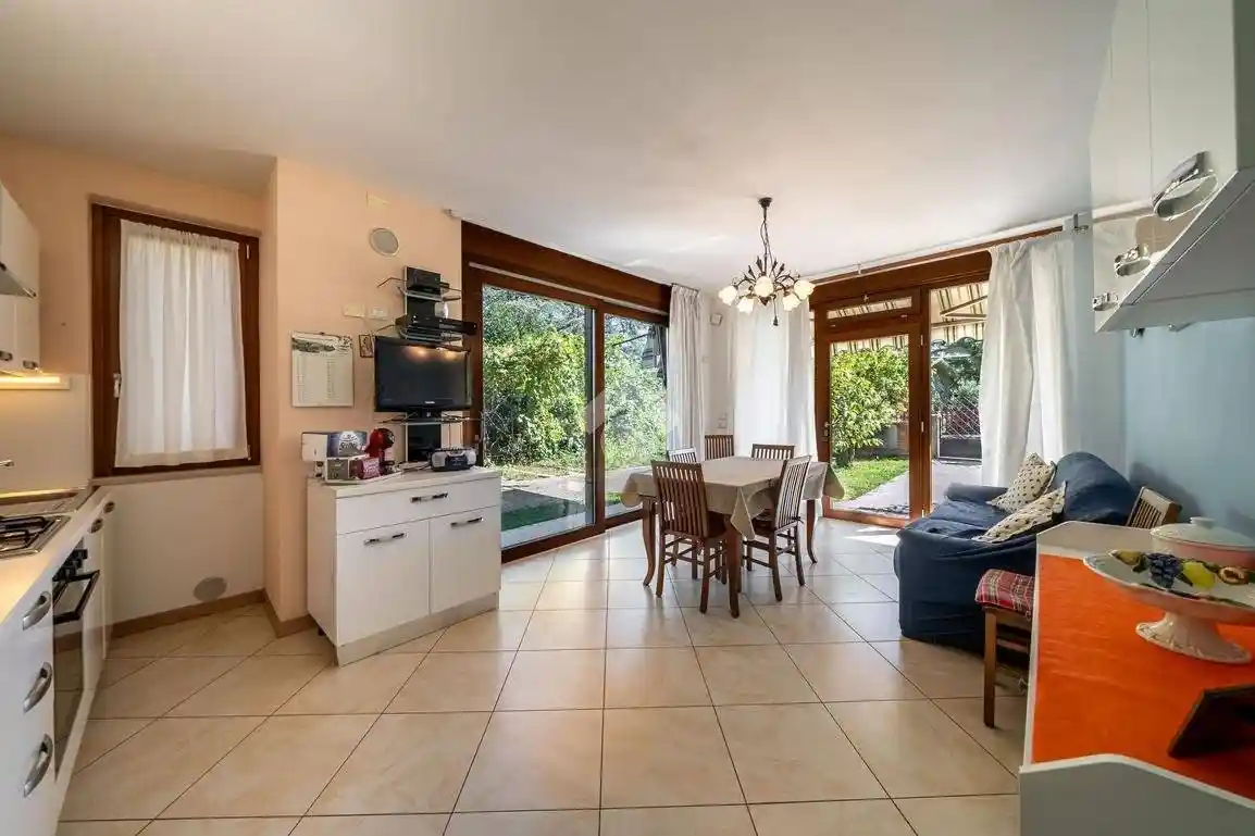 Villa bifamiliare via Contrada Grande 18, Quinto, Verona - foto 4