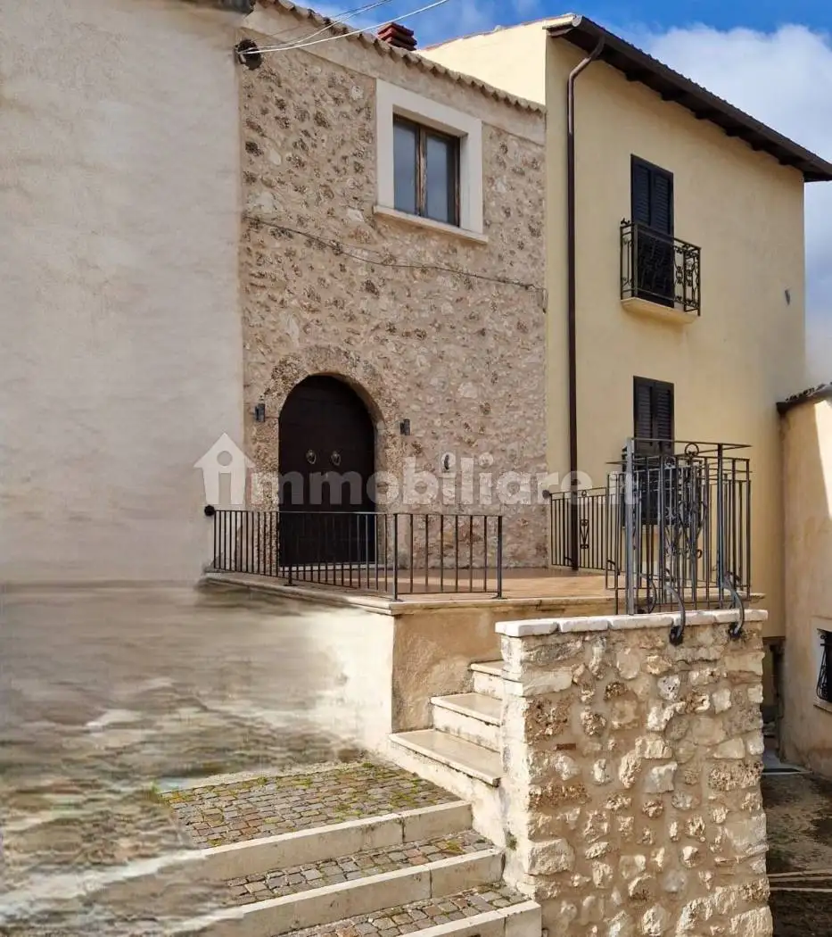 Terratetto unifamiliare via Cristoforo Colombo, Castelvecchio Calvisio - foto 2