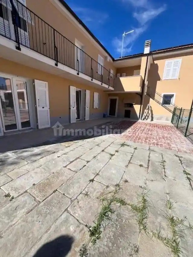 Casa indipendente in vendita a Sarzana