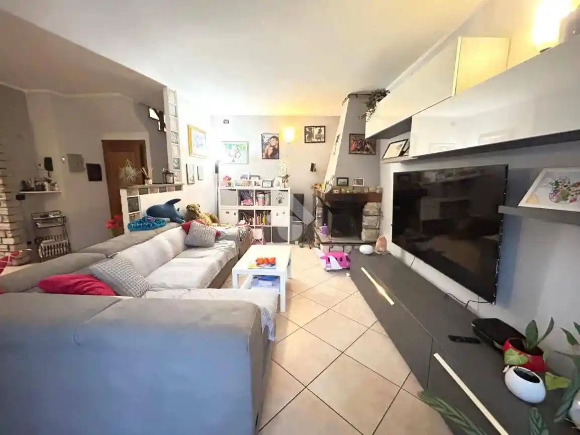 Villa bifamiliare Cascina Ribona, Usmate, Usmate Velate - foto 2