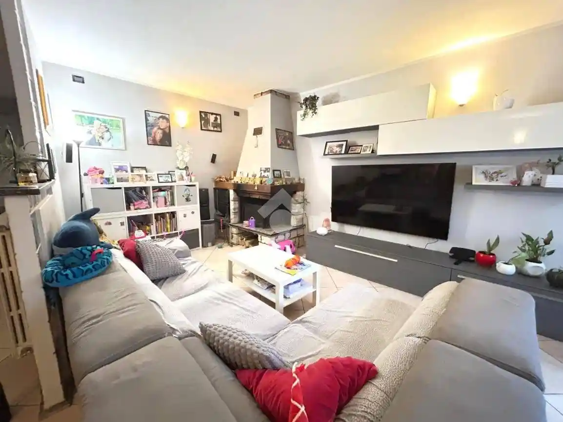 Villa bifamiliare Cascina Ribona, Usmate, Usmate Velate - foto 4