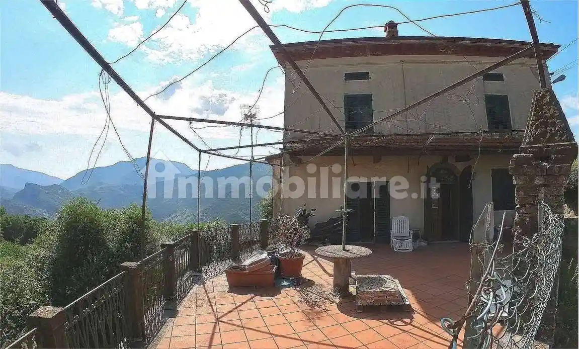 Villa in vendita a Bagni di Lucca
