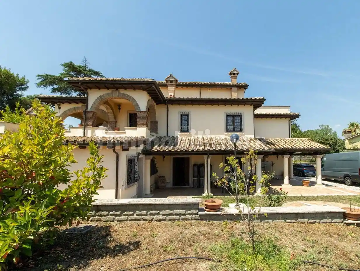 Villa in vendita a Roma