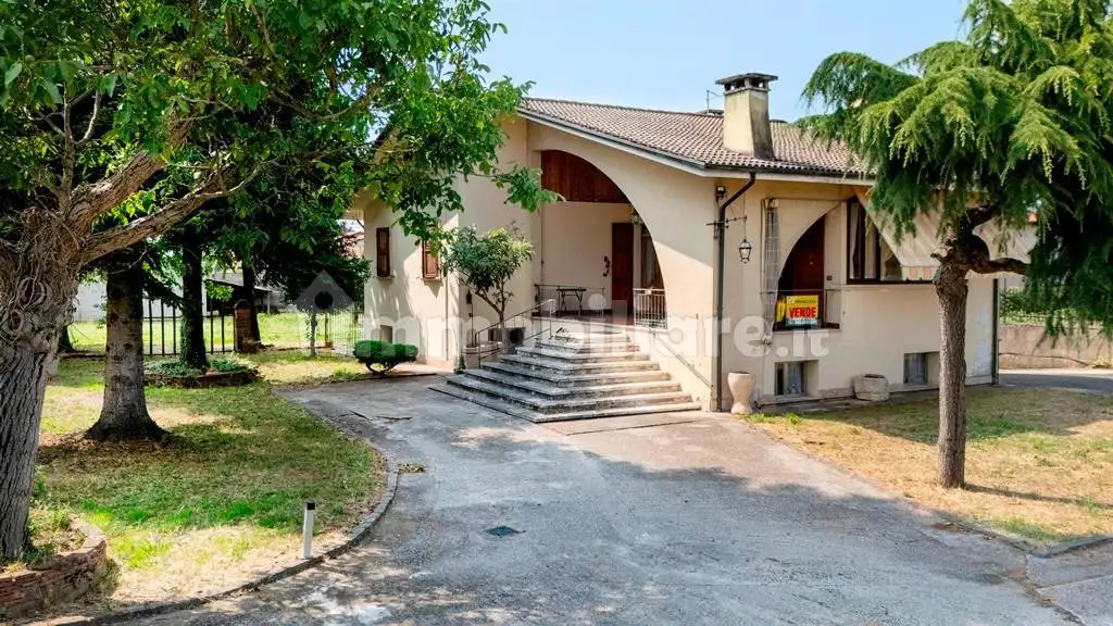 Villa in vendita a Albaredo d'Adige