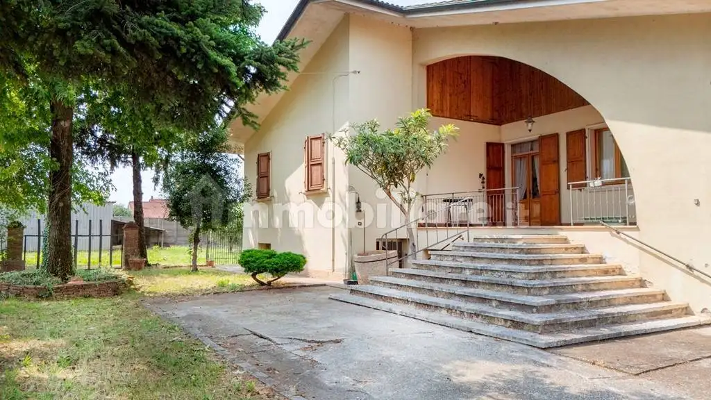 Villa unifamiliare, buono stato, 175 m², Centro, Albaredo d'Adige - foto 2