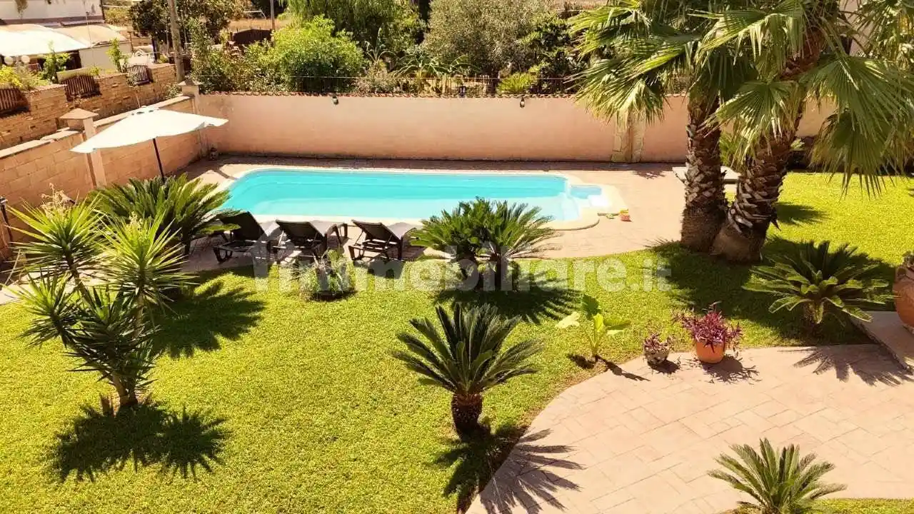Villa in vendita a Aprilia