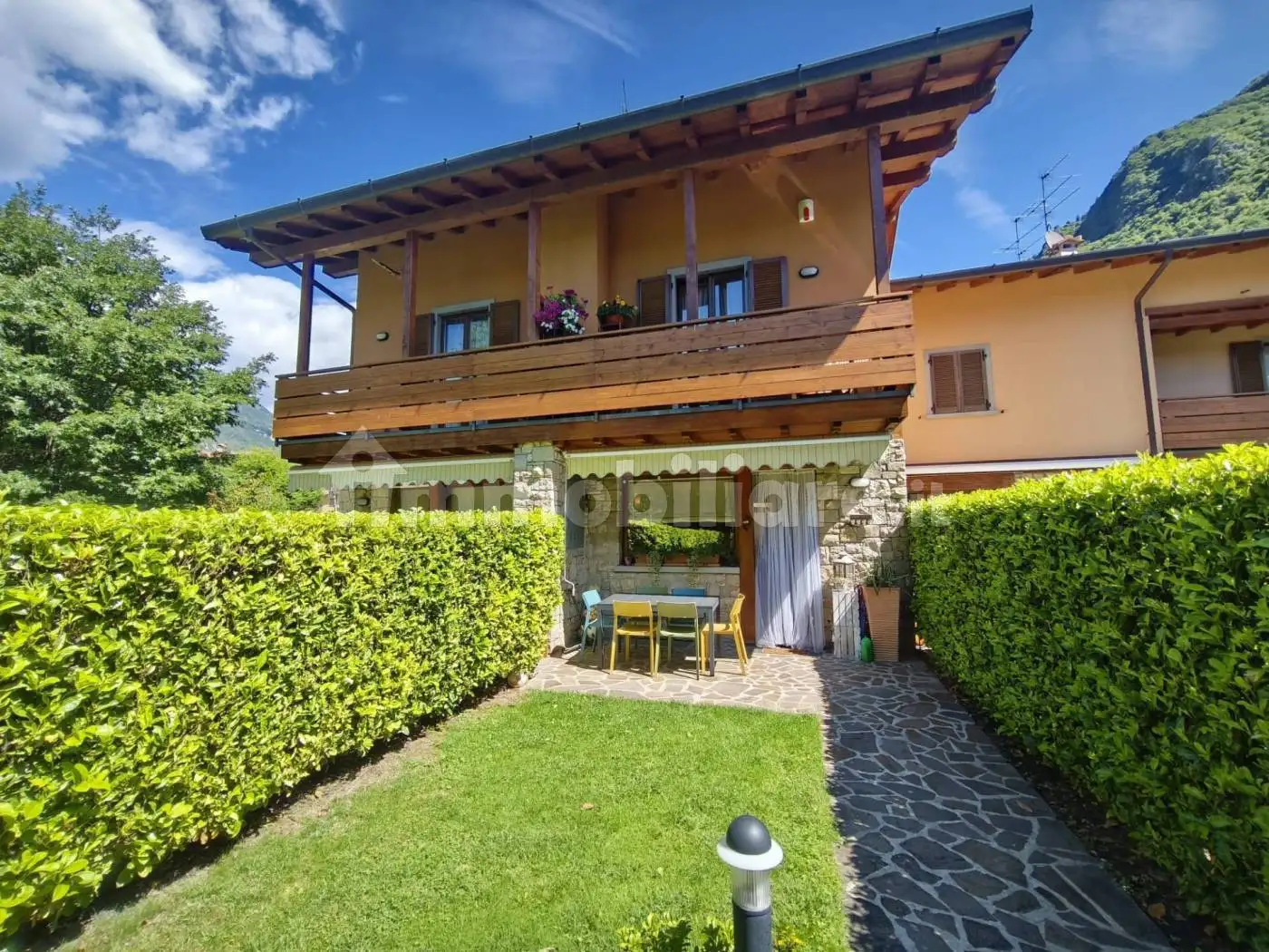 Villetta a schiera in vendita a Villa d'Ogna