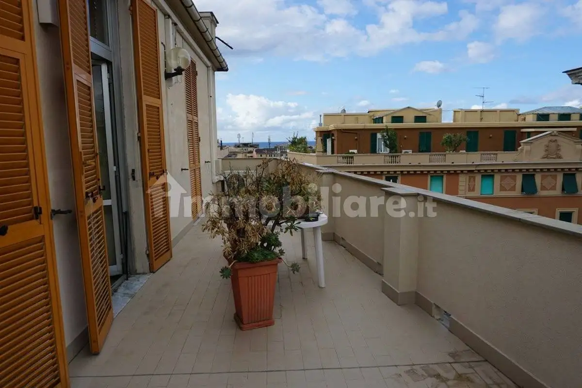 Appartamento in affitto a Genova