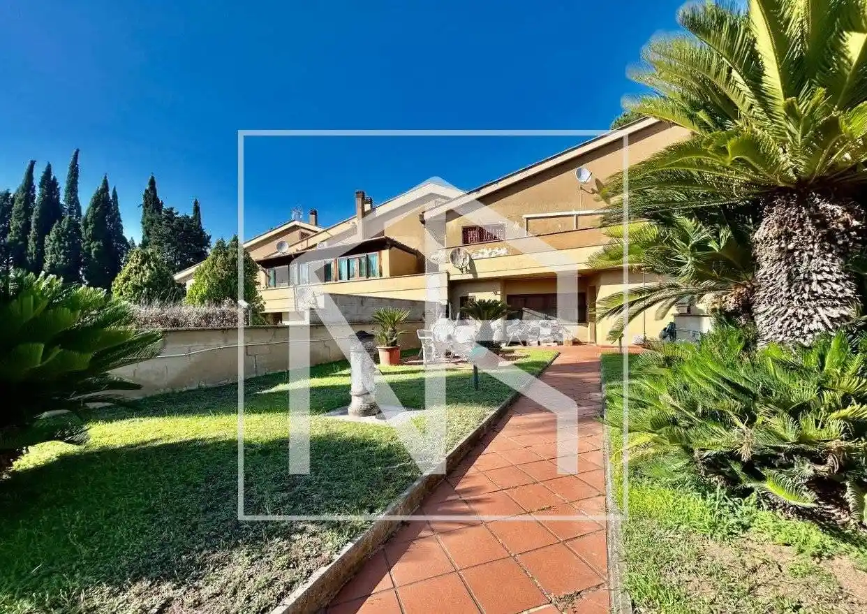 Villetta a schiera in vendita a Roma