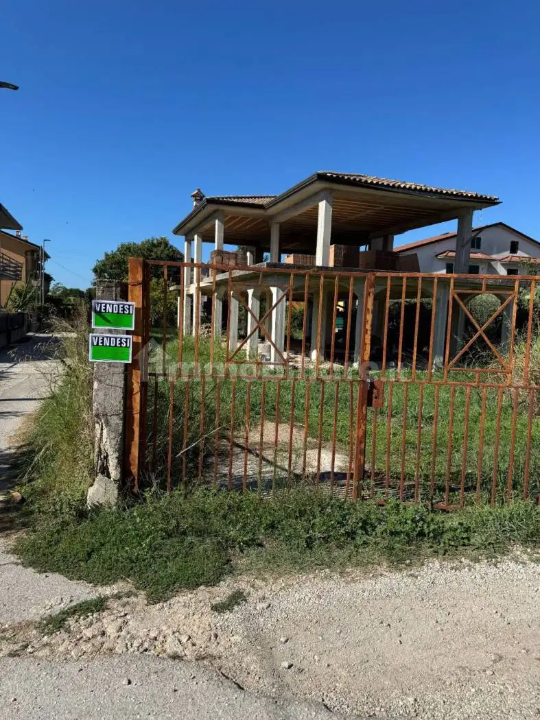 Palazzo - Edificio in vendita a Teano