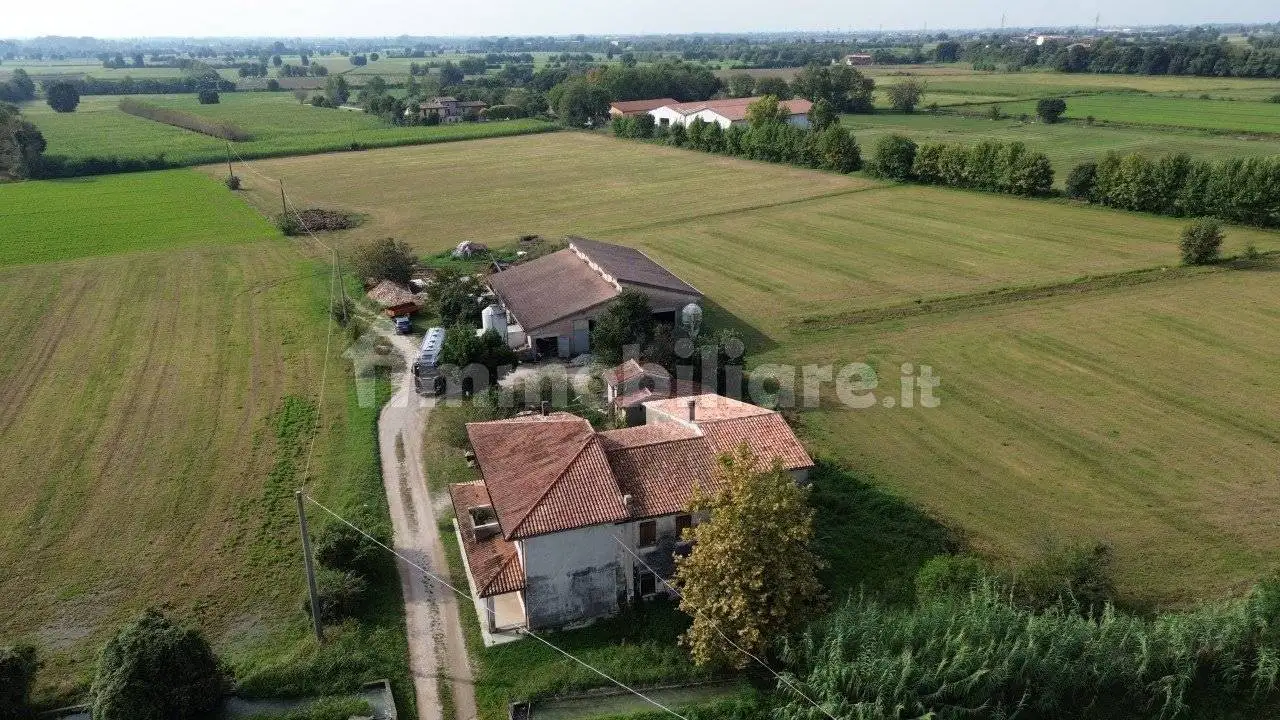 Casa indipendente in vendita a Volta Mantovana