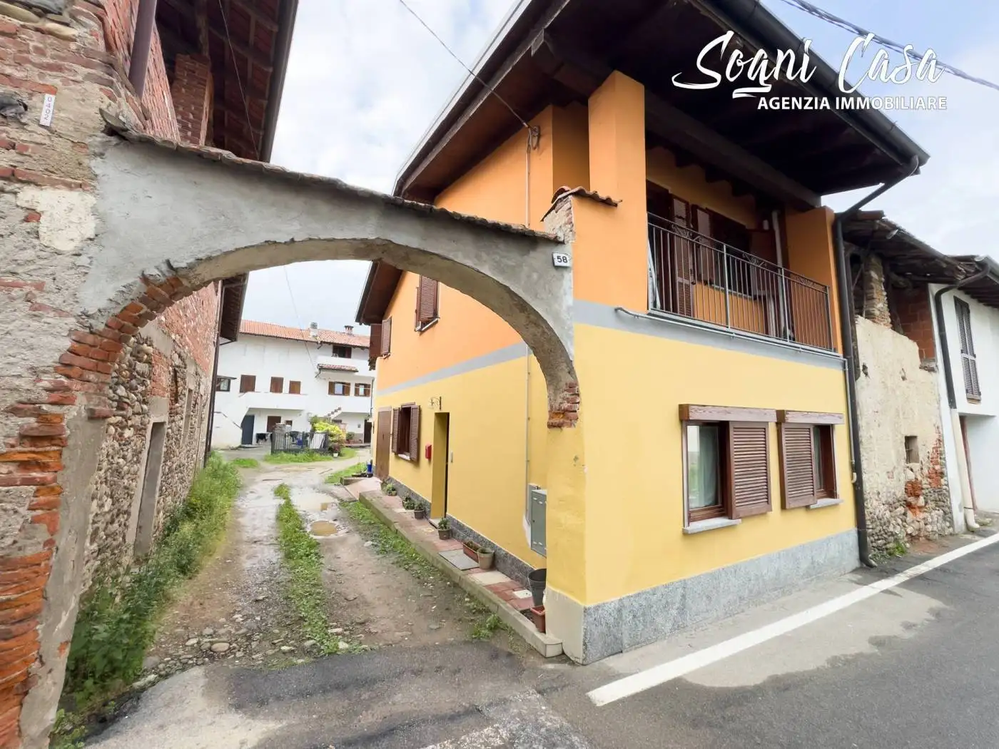 Casa indipendente in vendita a Fontaneto d'Agogna