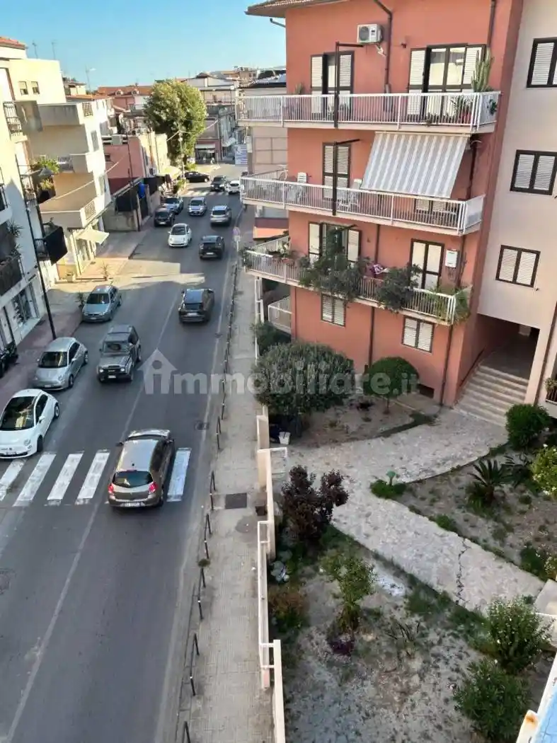 Appartamento via Cristoforo Colombo 140, Bianco - foto 3