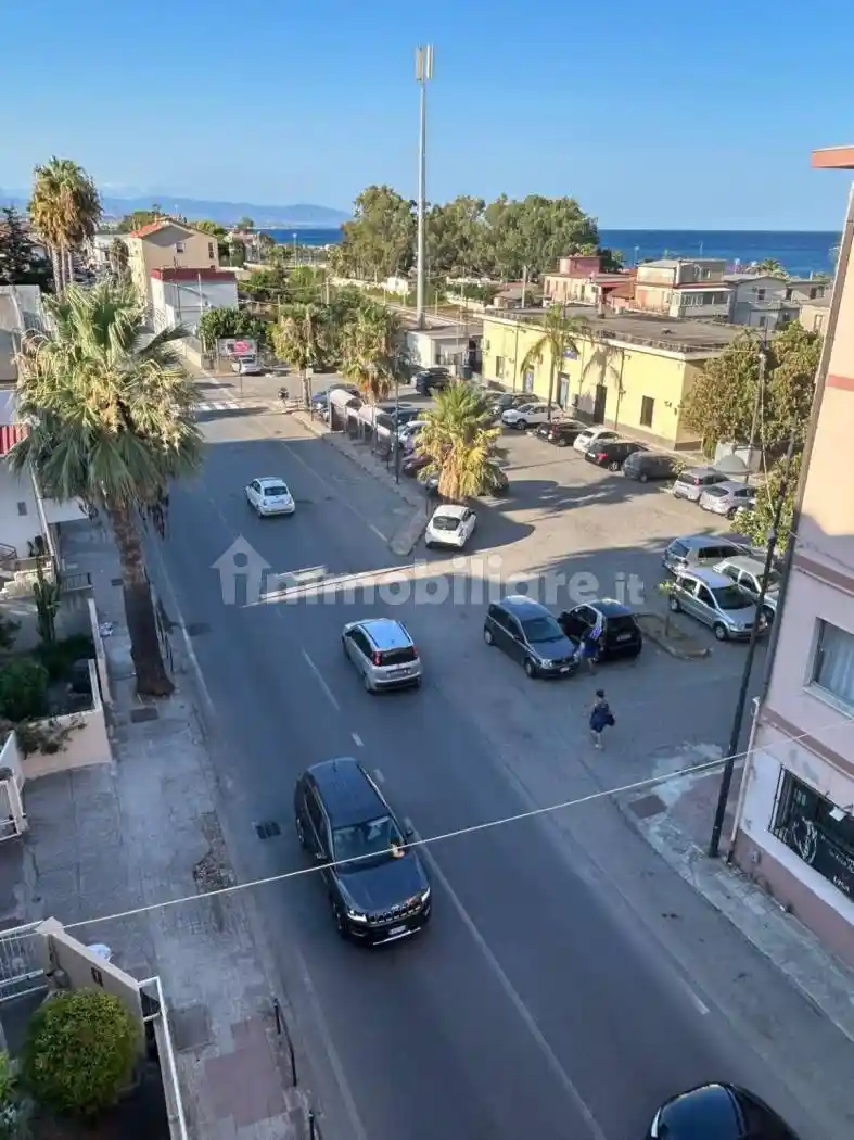 Appartamento via Cristoforo Colombo 140, Bianco - foto 4