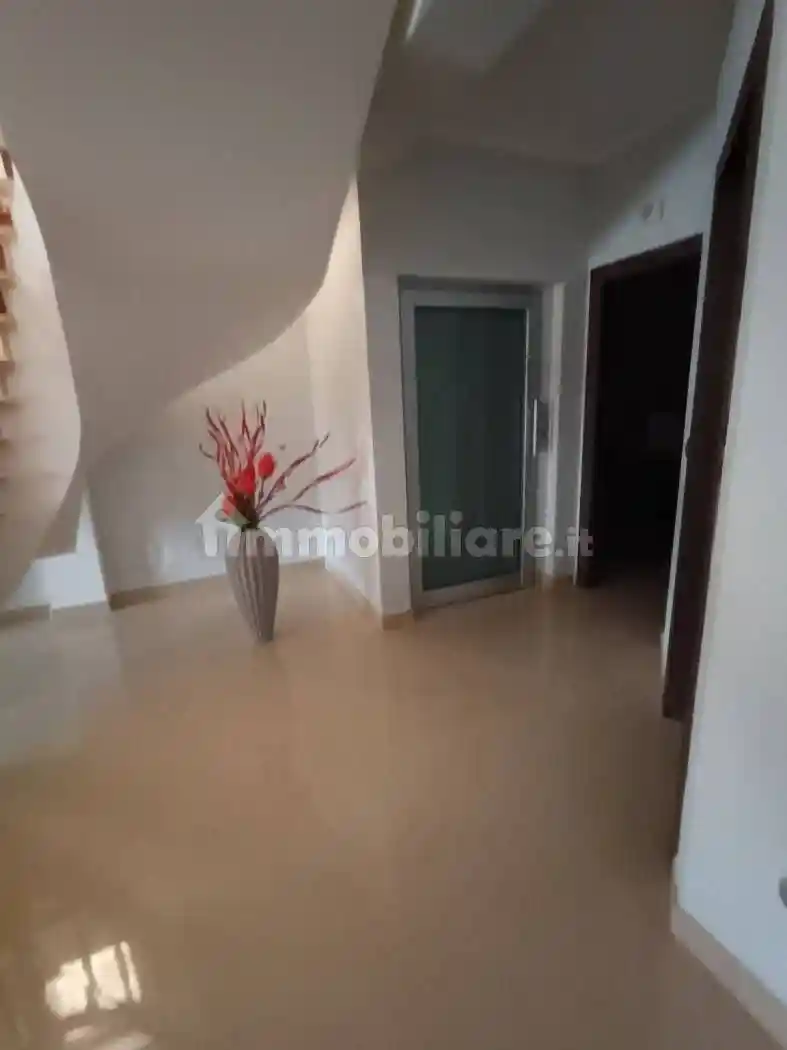 Villa unifamiliare, ottimo stato, 450 m², Airola - foto 2