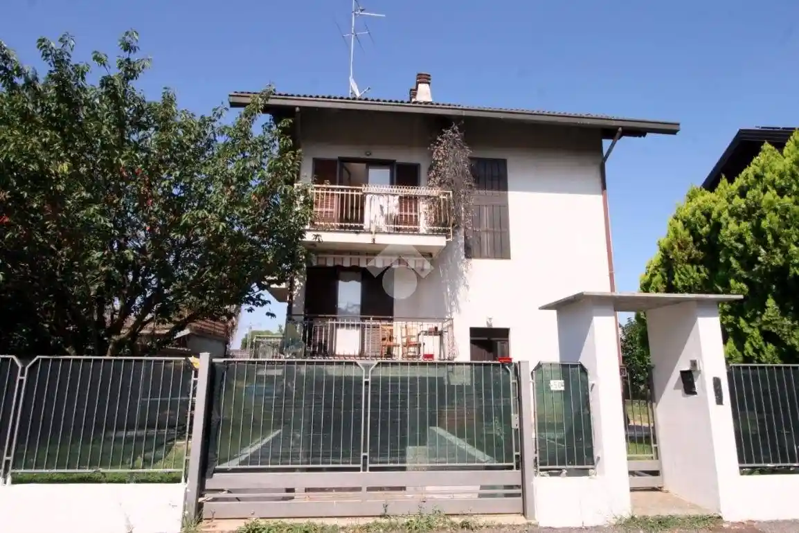 Villa in vendita a Cassano Magnago
