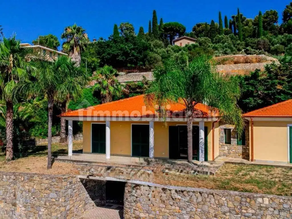 Villa in vendita a Bordighera