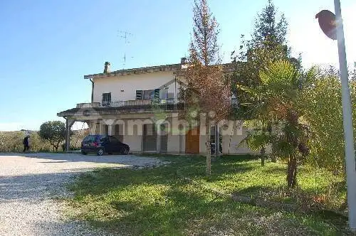 Casa indipendente in vendita a Carassai