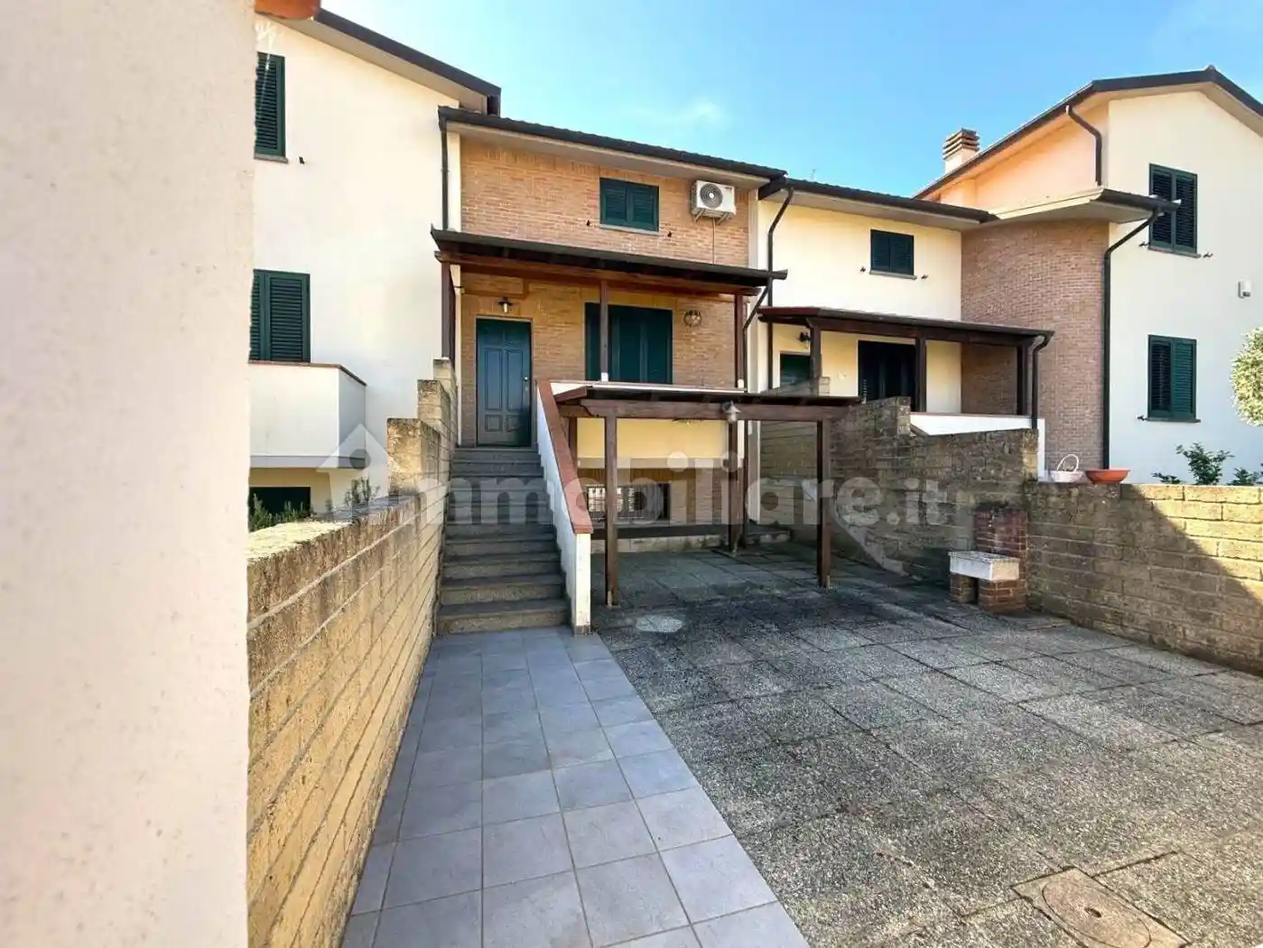 Casa indipendente in vendita a Cecina