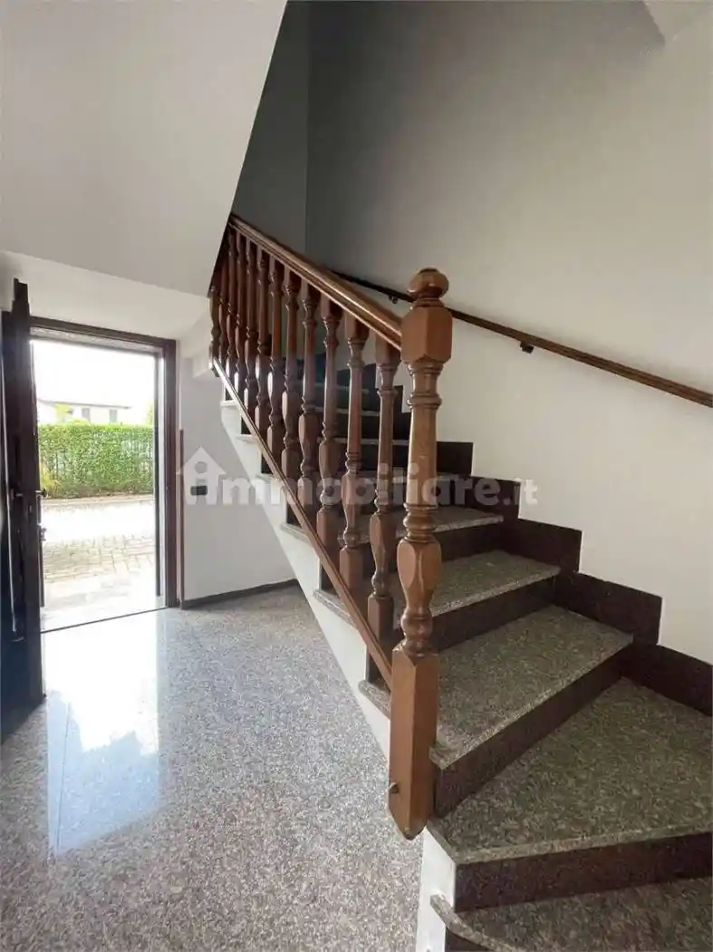 Appartamento via E.toti, Centro, Carugo - foto 2