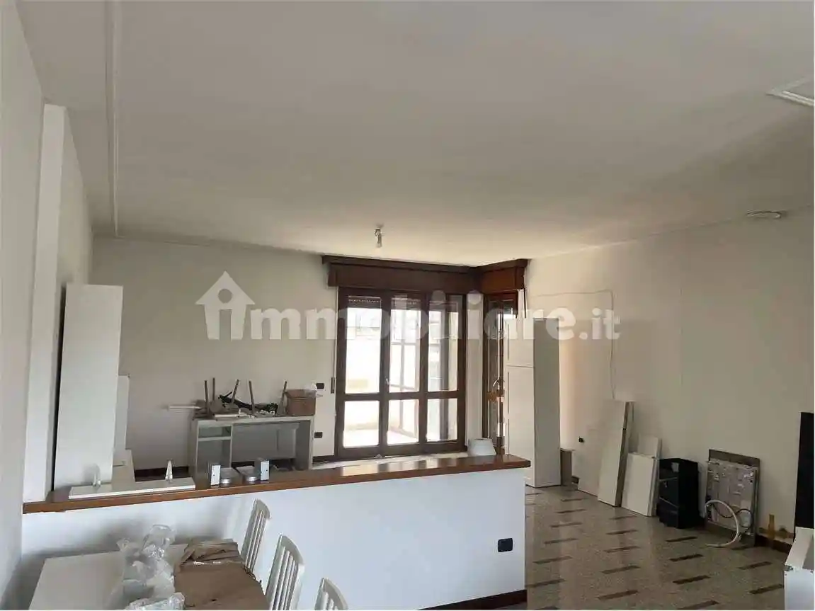 Appartamento via E.toti, Centro, Carugo - foto 4