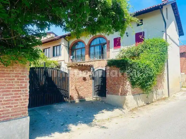 Rustico - Casale in vendita a Santena