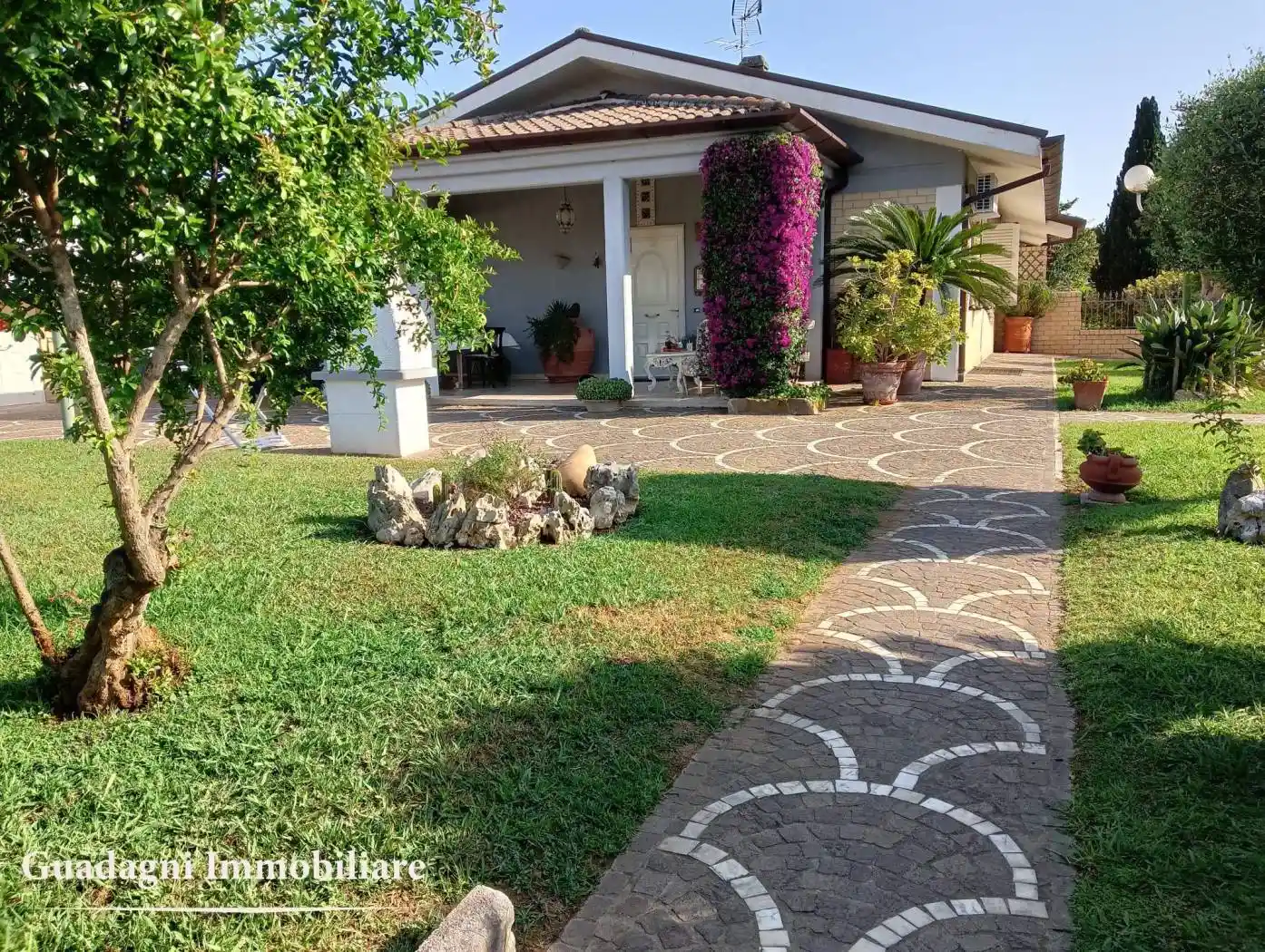 Villa in vendita a Latina