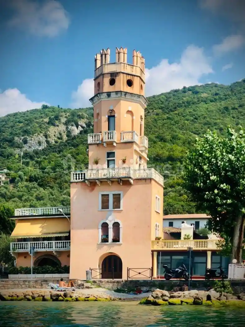 Attico - Mansarda in vendita a Torri del Benaco