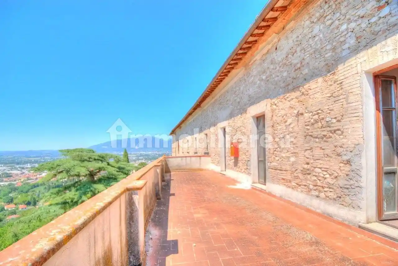 Palazzo - Edificio in vendita a Terni